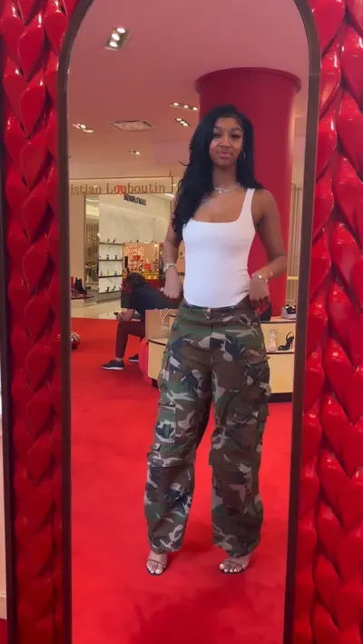 Angel Reese — Füße Foto 22
