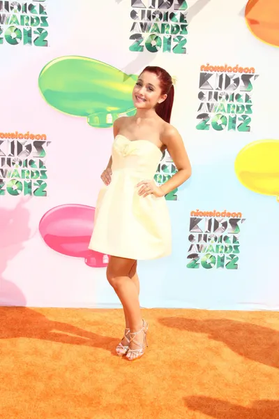 Ariana Grande — photo de pieds 45