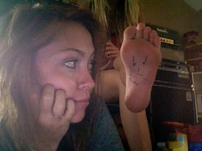 Brandi Cyrus — Füße Foto 22