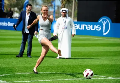 Caroline Wozniacki — foto de pies 21