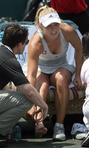 Caroline Wozniacki — foto de pies 32