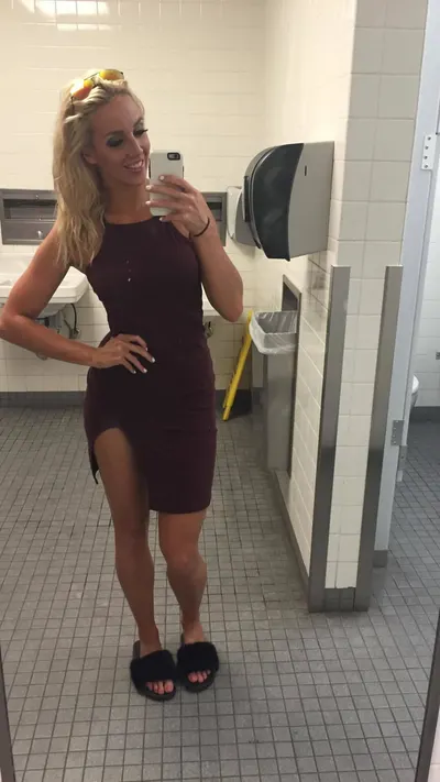 Chelsea Green — foto de pies 24