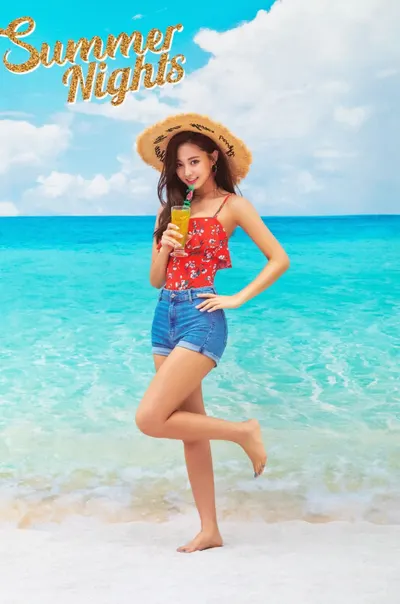Chou Tzu-Yu — foto de pies 35