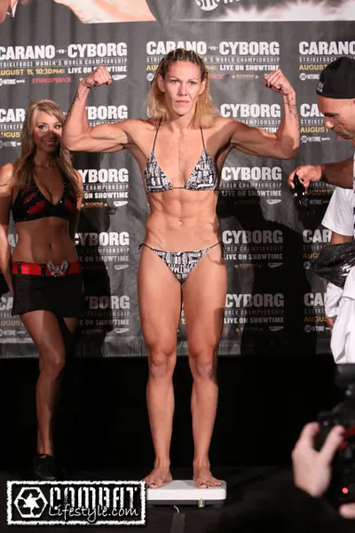 Les pieds de Cris Cyborg