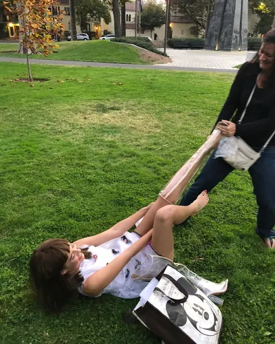 Cyndal McKay — Füße Foto 34