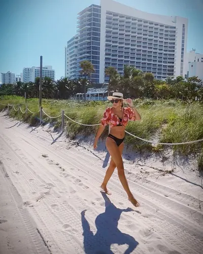 Daniela Ospina — feet photo 22