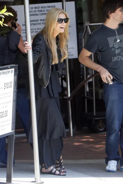 Delta Goodrem — Füße Foto 19