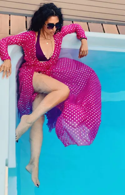 Doinita Oancea — photo de pieds 15