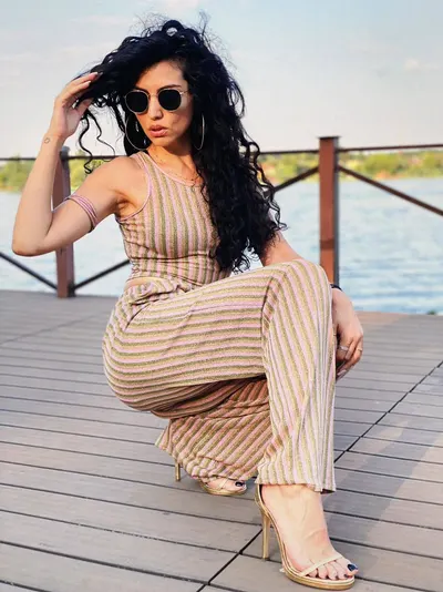 Doinita Oancea — photo de pieds 17