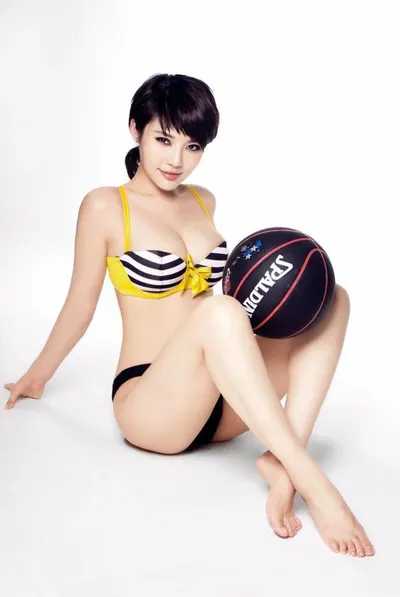 Dongdong Xu — Füße Foto 14