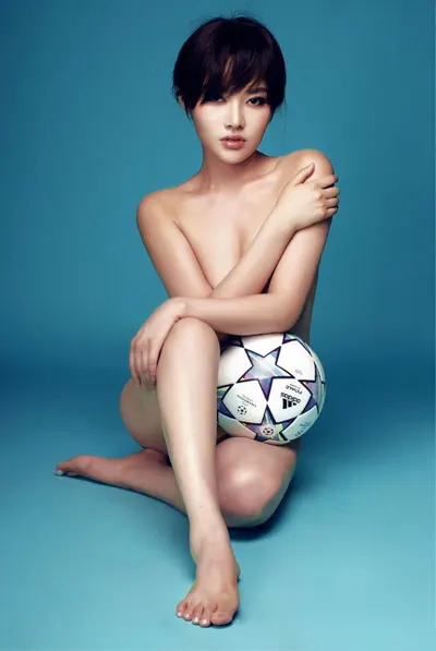 Dongdong Xu — Füße Foto 15