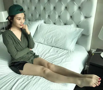 Dongdong Xu — Füße Foto 20