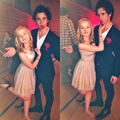 Dove Cameron — Füße Foto 18