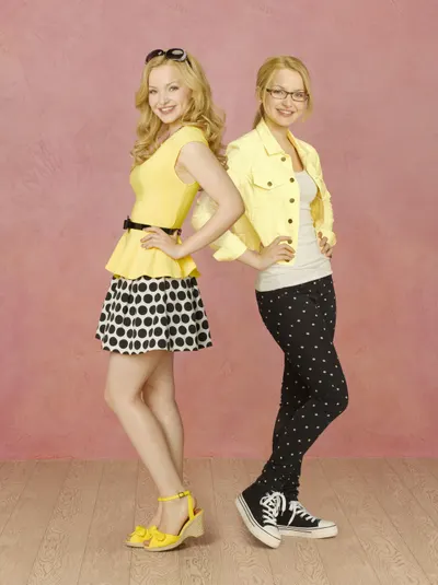 Dove Cameron — Füße Foto 28