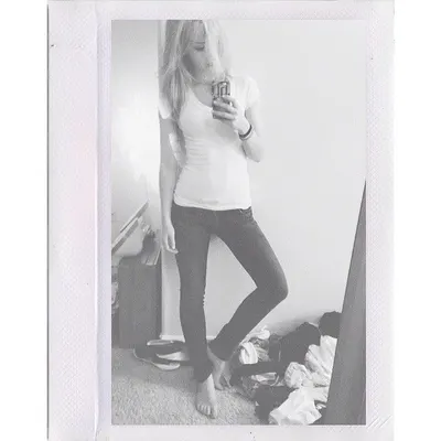 Dove Cameron — Füße Foto 34