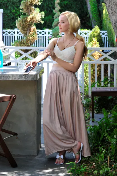 Dove Cameron — Füße Foto 48