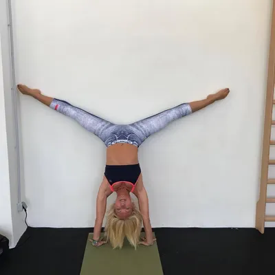 Elena Tzavalia — Füße Foto 17