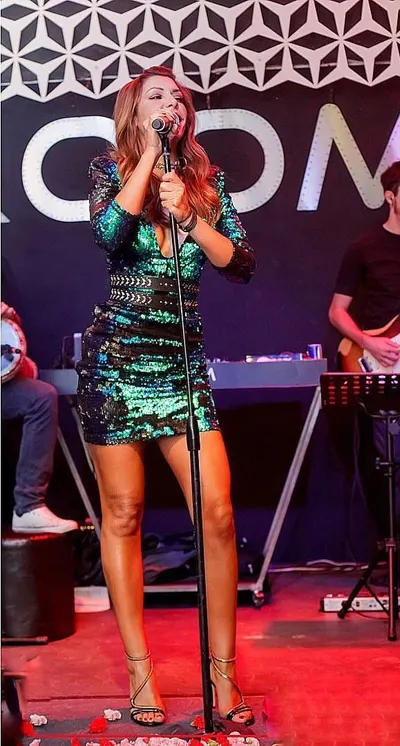 Eleni Tzavara — photo de pieds 24