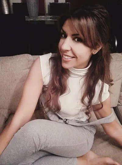 Eleni Tzavara — photo de pieds 26