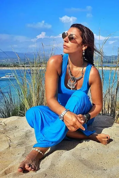 Eleni Tzavara — photo de pieds 18