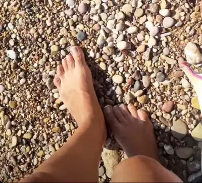 Eleni Tzavara — photo de pieds 44