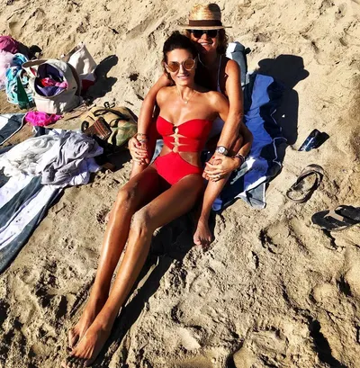 Eleni Tzitzivacos — photo de pieds 14