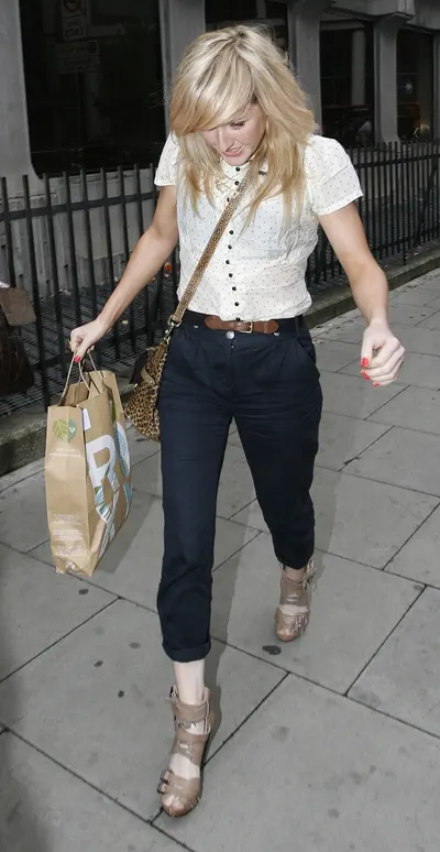 Ellie Goulding — feet photo 23