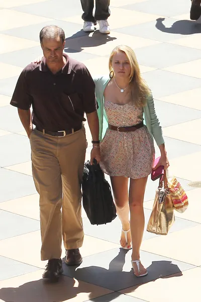 Emily Osment — Füße Foto 13