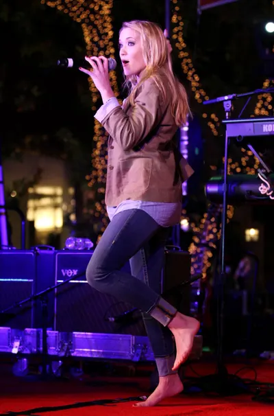 Emily Osment — Füße Foto 20