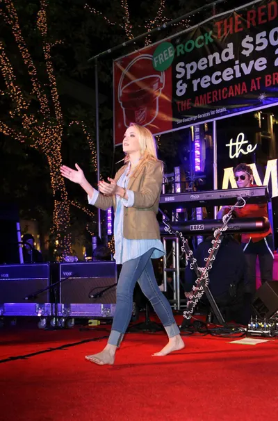 Emily Osment — Füße Foto 23