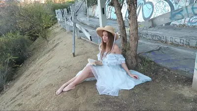 Grace Van Dien — Füße Foto 19