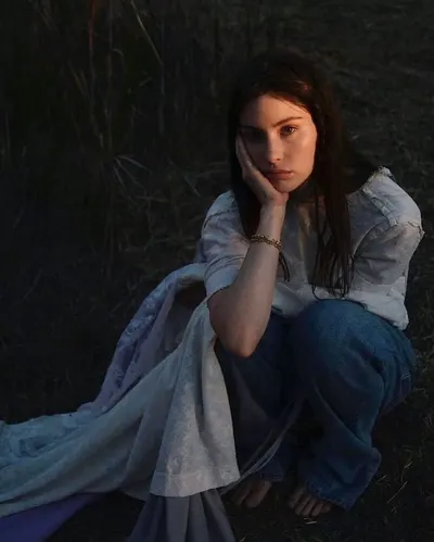 Gracie Abrams — Füße Foto 17