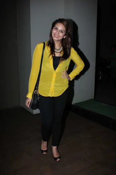 Huma Qureshi — foto de pies 24
