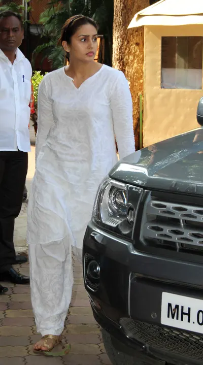 Huma Qureshi — foto de pies 25