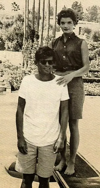 Jacqueline Kennedy Onassis — foto de pies 13