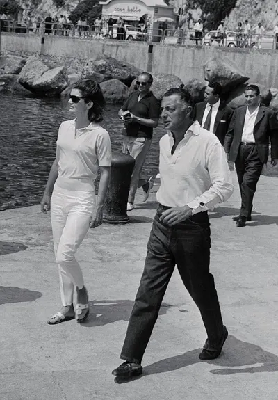 Jacqueline Kennedy Onassis — foto de pies 17