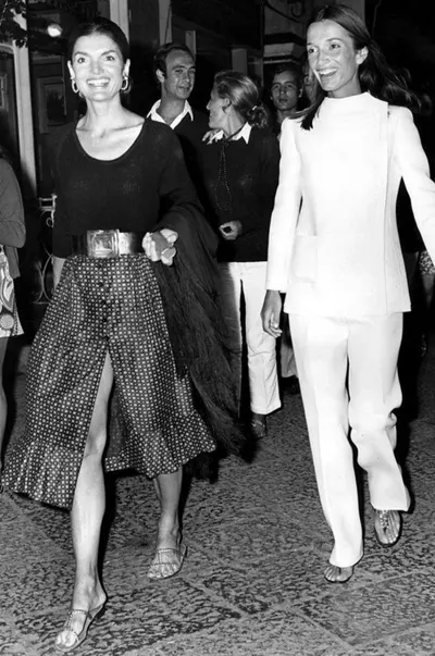 Jacqueline Kennedy Onassis — foto de pies 25
