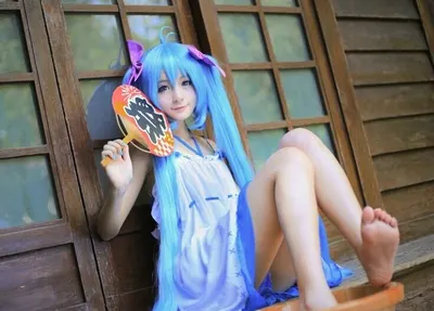 Jiao Xu — Füße Foto 17
