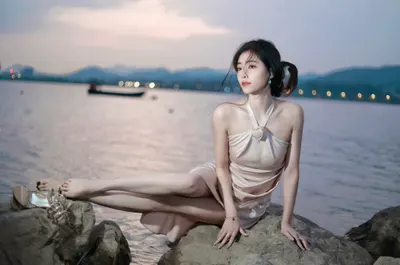Jiaqi Xu — foto de pies 28