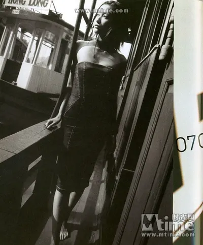 Jinglei Xu — Füße Foto 19