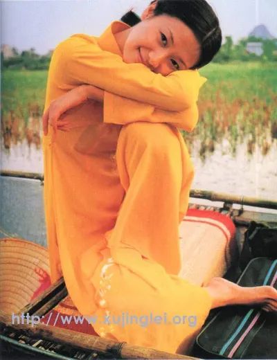 Jinglei Xu — foto de pies 38