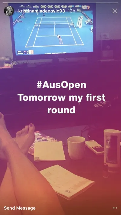 Kristina Mladenovic — photo de pieds 15