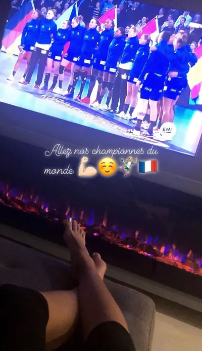 Kristina Mladenovic — photo de pieds 23