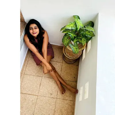Kuhasini Gnanaseggaran — foto de pies 20