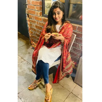 Kuhasini Gnanaseggaran — foto de pies 28