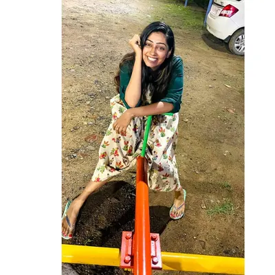 Kuhasini Gnanaseggaran — foto de pies 36