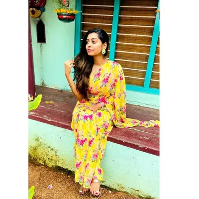Kuhasini Gnanaseggaran — foto de pies 39