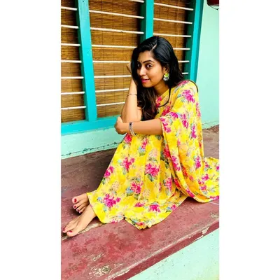 Kuhasini Gnanaseggaran — foto de pies 41