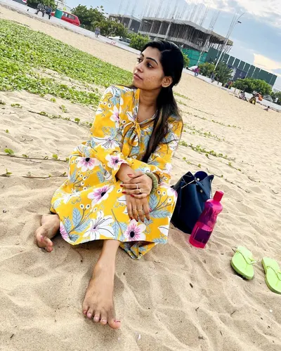 Kuhasini Gnanaseggaran — foto de pies 48
