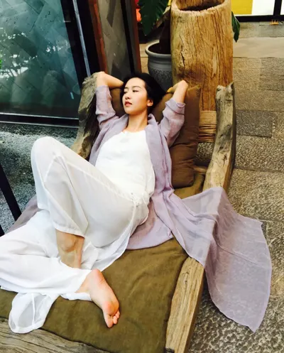 Lingyue Xu — foto de pies 13